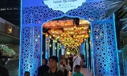 Semarak Lebaran, warga nikmati Eid Mubarak Jakarta di Bundaran HI Semarak Lebaran, warga nikmati Eid Mubarak Jakarta di Bundaran HI