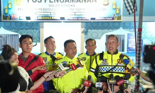 Macet malam takbiran, polisi minta pengendara tak ikuti arahan juru parkir liar