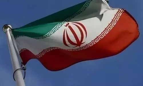 Iran sebut tidak sedang berunding dengan AS, ancam negara sekutu