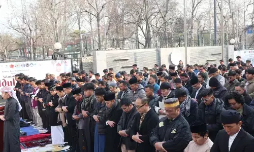 Ratusan WNI salat Idul Fitri di KBRI Beijing