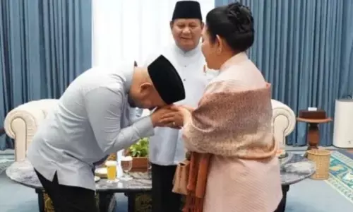 Momen hangat Prabowo berlebaran bersama Titiek Soeharto dan Didit Momen hangat Prabowo berlebaran bersama Titiek Soeharto dan Didit