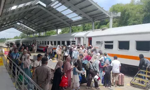 Penumpang KA di Daop 9 tembus 12 ribu jelang puncak arus balik Penumpang KA di Daop 9 tembus 12 ribu jelang puncak arus balik