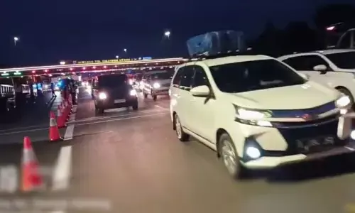 Rekayasa lalu lintas contraflow arah Jakarta diterapkan di Tol Japek