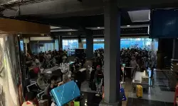 Pemudik pejalan kaki padati Pelabuhan Bakauheni pada arus balik H+2 Pemudik pejalan kaki padati Pelabuhan Bakauheni pada arus balik H+2