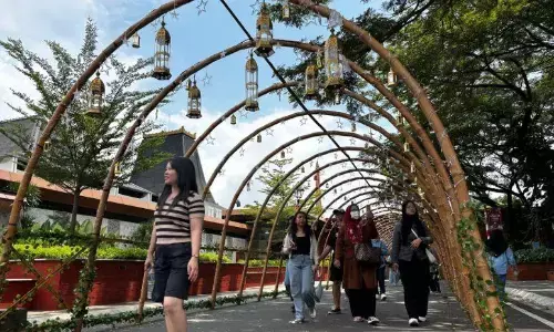 Kala TMII jadi tempat warga hibur keluarga di momen libur Lebaran