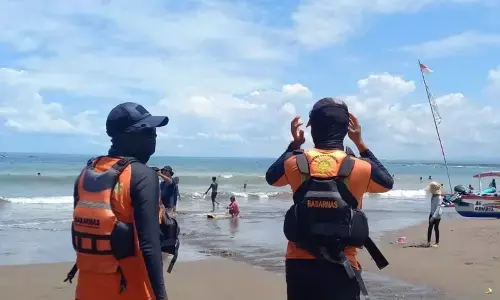 Tim SAR siaga pengamanan wisata pantai di Pangandaran Tim SAR siaga pengamanan wisata pantai di Pangandaran