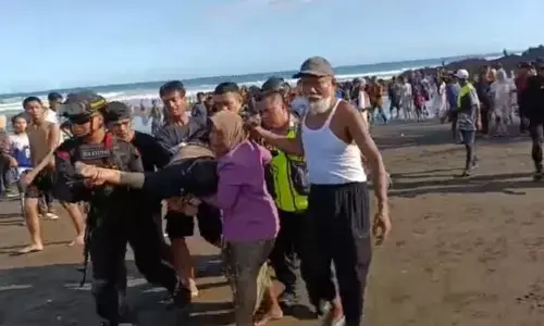 Seorang wisatawan asal Bogor tewas tenggelam di pantai Tasikmalaya