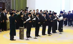 Formasi baru OJK resmi dikukuhkan, siap hadapi tantangan ekonomi dan digitalisasi