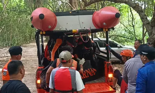 Tiga pengunjung pantai di kawasan Ujunggenteng Sukabumi tewas terseret arus