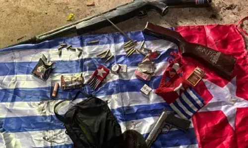 Koops TNI Papua amankan dua senpi dan 22 butir amunisi KKB di Topo