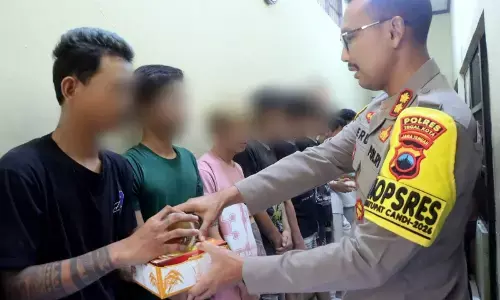 Di tengah pengamanan mudik, Kapolres Tegal Kota berbagi kebahagiaan lebaran dengan penghuni rutan