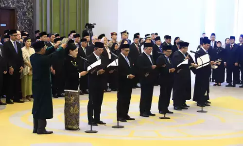 Formasi baru OJK resmi dikukuhkan, siap hadapi tantangan ekonomi dan digitalisasi