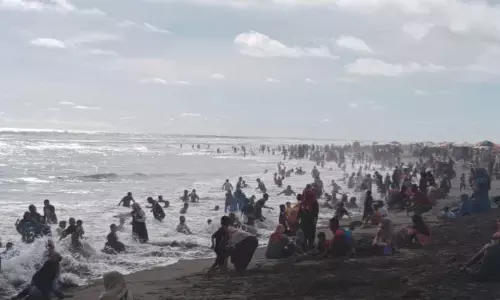 Enam wisatawan selamat dari kecelakaan laut di pantai selatan DIY Enam wisatawan selamat dari kecelakaan laut di pantai selatan DIY
