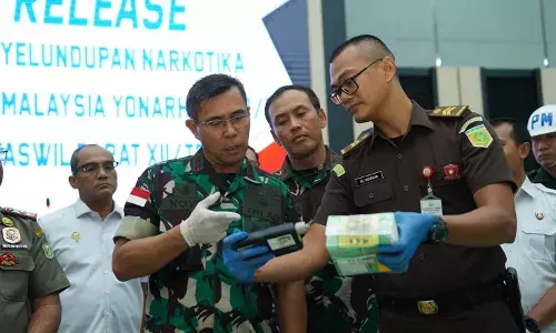 Prajurit Kostrad gagalkan penyelundupan 55 kg sabu ke Indonesia Prajurit Kostrad gagalkan penyelundupan 55 kg sabu ke Indonesia
