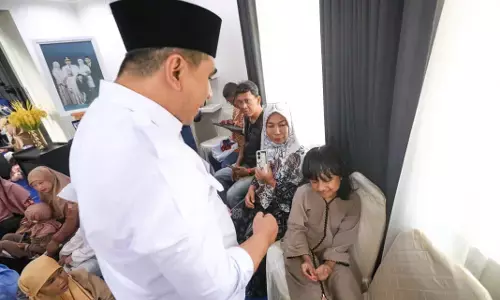 Keluh getir difabel langka di Rumdin Wagub: Sulit bantuan, dikucilkan masyarakat hingga minta bantuan ke luar negeri Keluh getir difabel langka di Rumdin Wagub: Sulit bantuan, dikucilkan masyarakat hingga minta bantuan ke luar negeri