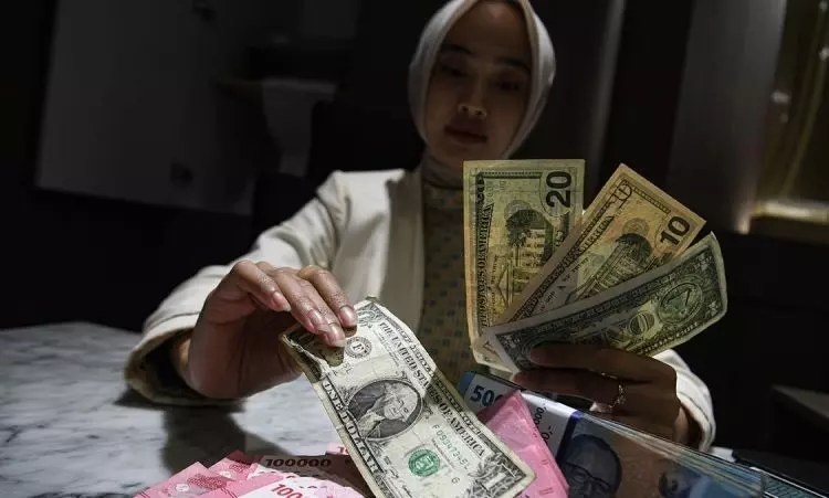 Rupiah pada Jumat pagi melemah jadi Rp16.928 per dolar AS Rupiah pada Jumat pagi melemah jadi Rp16.928 per dolar AS