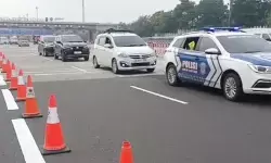 Jasamarga dan polisi terapkan contraflow di ruas Tol Jakarta-Cikampek