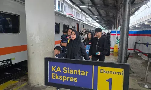 Sejak H 1 hingga H+4 Lebaran 13.058 penumpang menggunakan KA Siantar Ekspres Sejak H 1 hingga H+4 Lebaran 13.058 penumpang menggunakan KA Siantar Ekspres