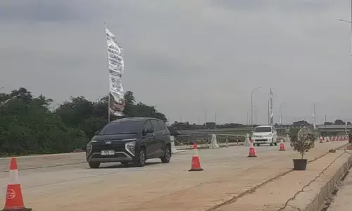 Pemilir menikmati pengalaman melintas di Tol Japek Selatan