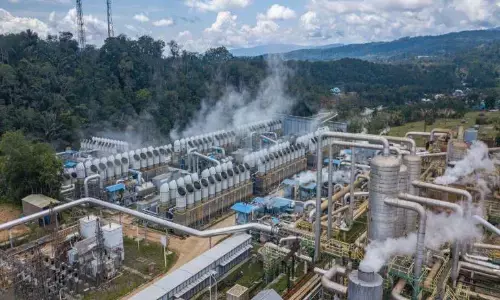 Pengamat nilai panas bumi berpotensi percepat laju transisi energi