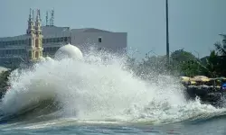 Gelombang setinggi 2,5 meter berpotensi terjadi di perairan Nias