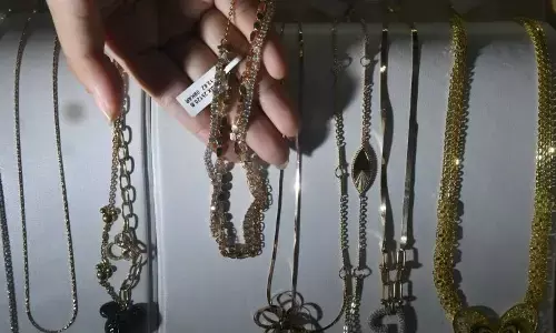 Sabtu pagi, harga emas UBS, Antam, Galeri24 di Pegadaian kompak turun