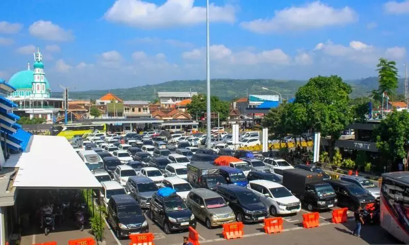 Arus balik H+7 Lebaran penyeberangan Ketapang-Gilimanuk membludak Arus balik H+7 Lebaran penyeberangan Ketapang-Gilimanuk membludak