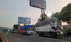 Ratusan truk logistik antre 12 jam di penyeberangan Ketapang-Gilimanuk