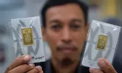 Harga emas Antam Senin ini turun Rp30.000 ke angka Rp2,807 juta/gr Harga emas Antam Senin ini turun Rp30.000 ke angka Rp2,807 juta/gr