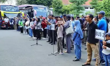 Sebanyak 300 perantau asal Kudus diberangkatkan ke Jakarta gunakan 6 bus gratis