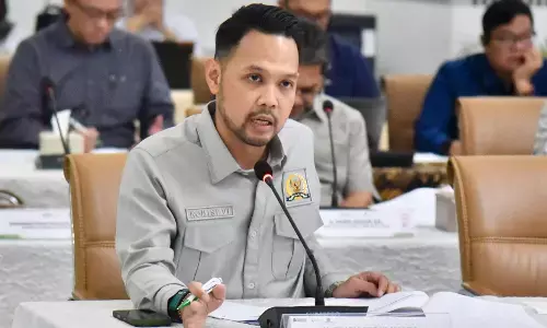 Legislator sebut Indonesia masih ketergantungan 20 persen minyak dari Timur Tengah Legislator sebut Indonesia masih ketergantungan 20 persen minyak dari Timur Tengah