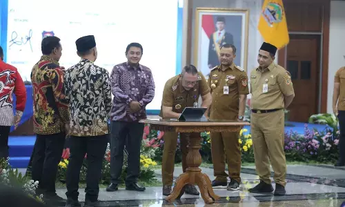 Dedy Yon tandatangani Pakta Integritas Antikorupsi