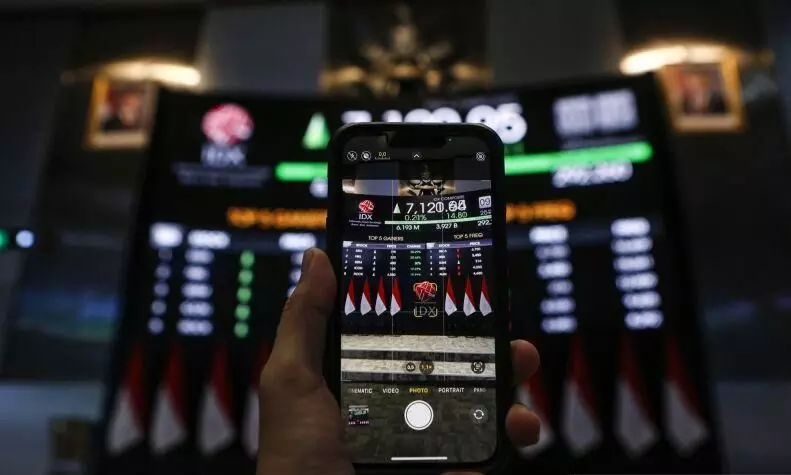 IHSG ditutup melemah dipicu kombinasi sentimen domestik-mancanegara IHSG ditutup melemah dipicu kombinasi sentimen domestik-mancanegara