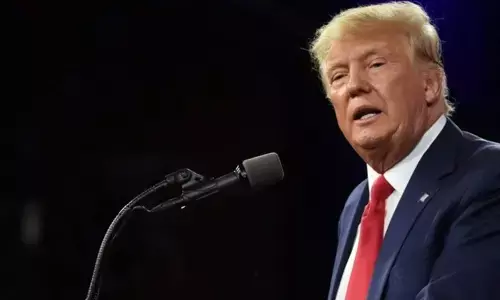 Trump siap akhiri operasi Iran meski Selat Hormuz belum dibuka