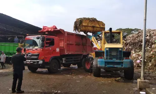 Percepat tangani sampah Kramat Jati, Pasar Jaya sewa 20 truk tambahan