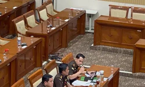 Bantah intimidasi, Jaksa sebut bawa brownies untuk Amsal demi kemanusiaan