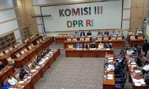 Di Cecar DPR, Kajari Karo akui salah ketik surat penahanan Amsal