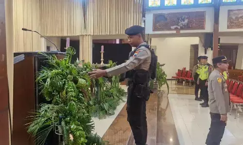 Pastikan ibadah Paskah aman dan kondusif, Polres Kudus sterilisasi gereja
