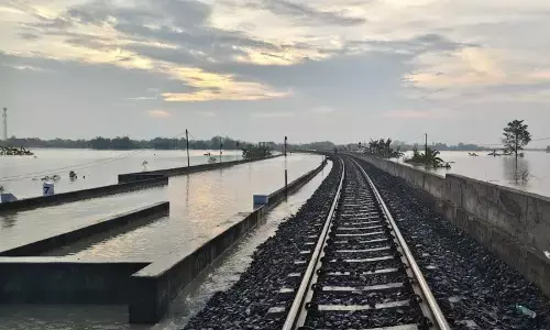 Perjalanan KA jalur Utara terganggu akibat banjir di Grobogan