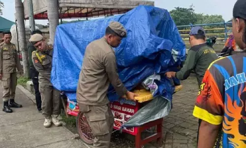 PKL sepanjang Sungai Cisadane Kota Tangerang ditertibkan