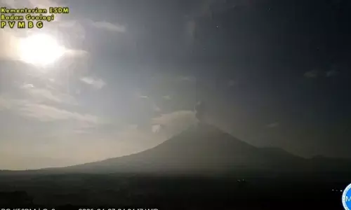 Semeru empat kali erupsi dengan tinggi letusan hingga 1.200 meter