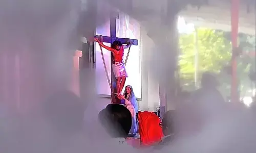 Jumat Agung, Katedral Jakarta ajak pemuda miliki iman di tengah krisis