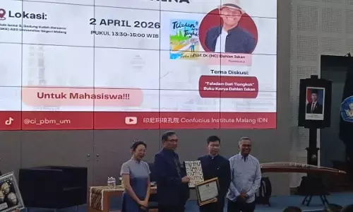 Konsul jenderal RRT dan Dahlan Iskan “kuliahi” dosen dan mahasiswa UM