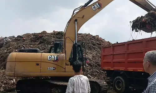 Pengangkutan sampah di Pasar Induk Kramat Jati mulai berjalan, 10 truk dikerahkan Pengangkutan sampah di Pasar Induk Kramat Jati mulai berjalan, 10 truk dikerahkan