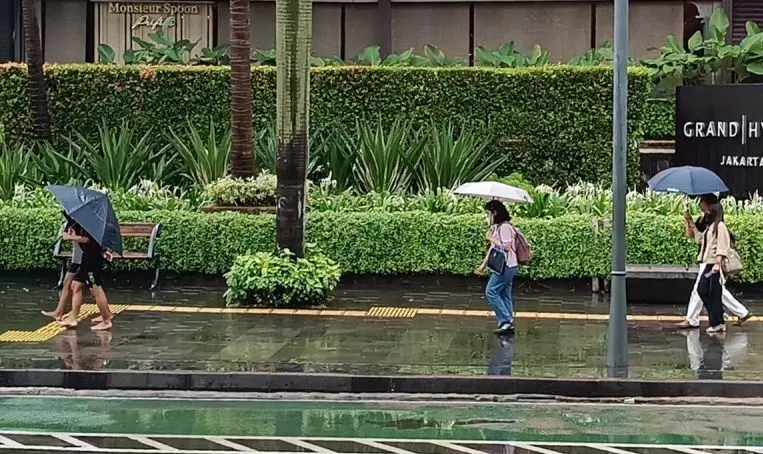 BMKG prakirakan mayoritas kota besar alami hujan ringan pada Sabtu BMKG prakirakan mayoritas kota besar alami hujan ringan pada Sabtu