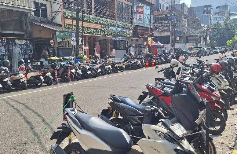 Pengunjung sampaikan pro dan kontra terkait parkir di Blok M Square Pengunjung sampaikan pro dan kontra terkait parkir di Blok M Square