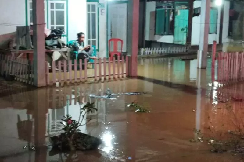 BPBD Parimo: Pengungsi banjir sudah kembali ke rumah BPBD Parimo: Pengungsi banjir sudah kembali ke rumah