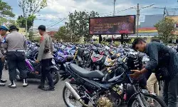 Polres Cianjur amankan puluhan sepeda motor dengan knalpot bising