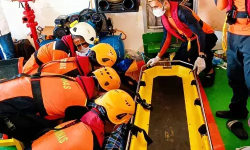 Tim SAR evakuasi penumpang kapal alami kondisi darurat medis di Bintan Tim SAR evakuasi penumpang kapal alami kondisi darurat medis di Bintan