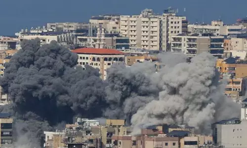 Serangan udara Israel di pinggiran Beirut tewaskan empat orang Serangan udara Israel di pinggiran Beirut tewaskan empat orang